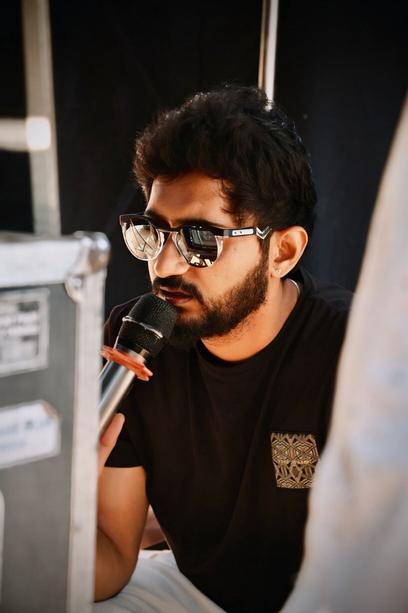 Viraat — director on set